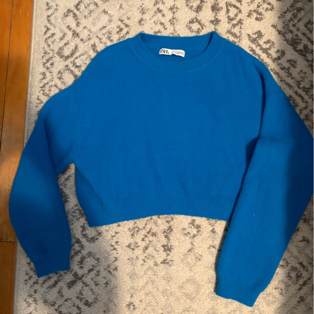 ZARA size medium cropped teal blue sweater